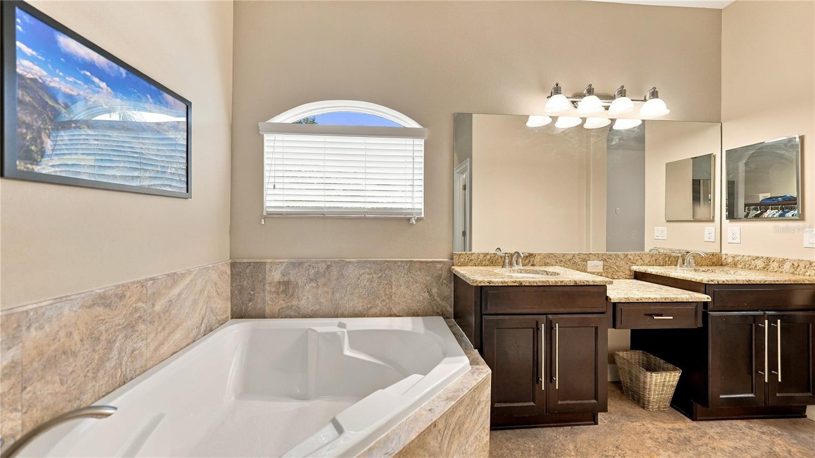 11403 GRAMERCY PARK AVE — photo 23