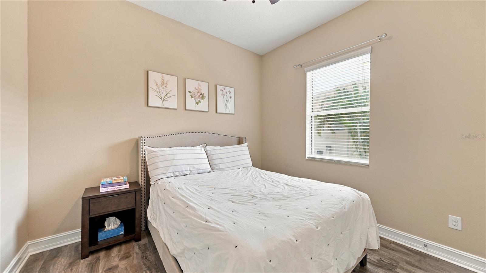11403 GRAMERCY PARK AVE — photo 25
