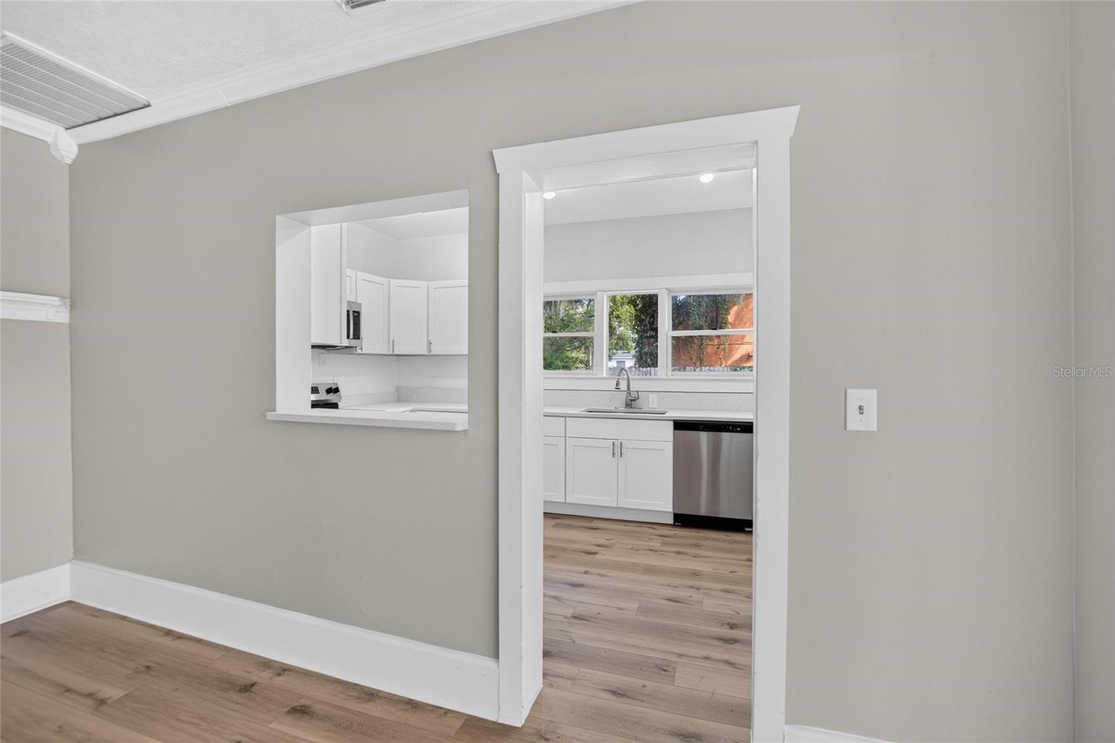 408 W HERRING ST — photo 23