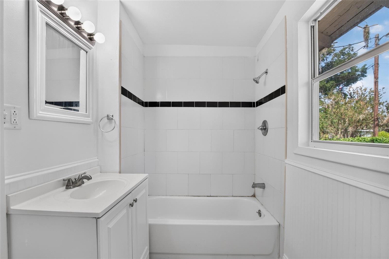 408 W HERRING ST — photo 36