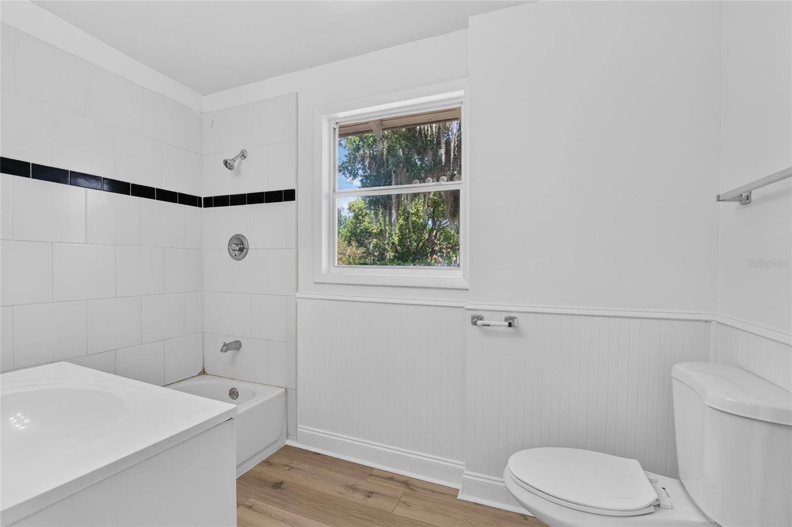 408 W HERRING ST — photo 35