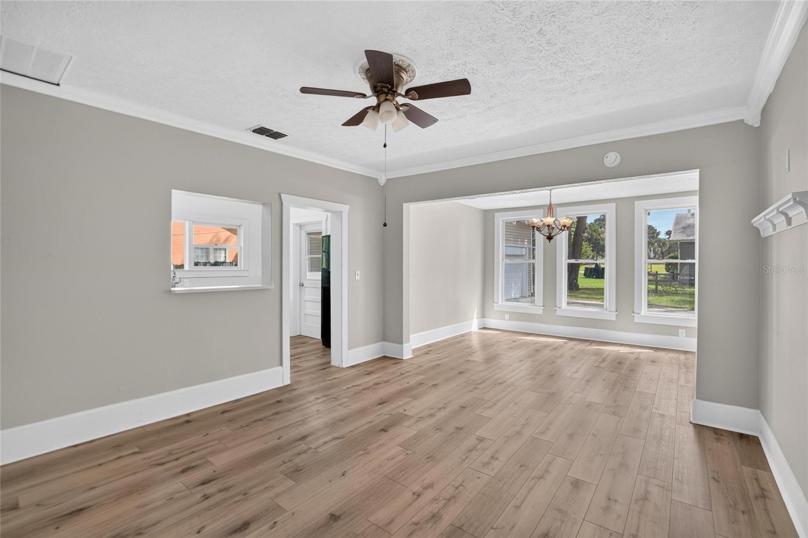 408 W HERRING ST — photo 17