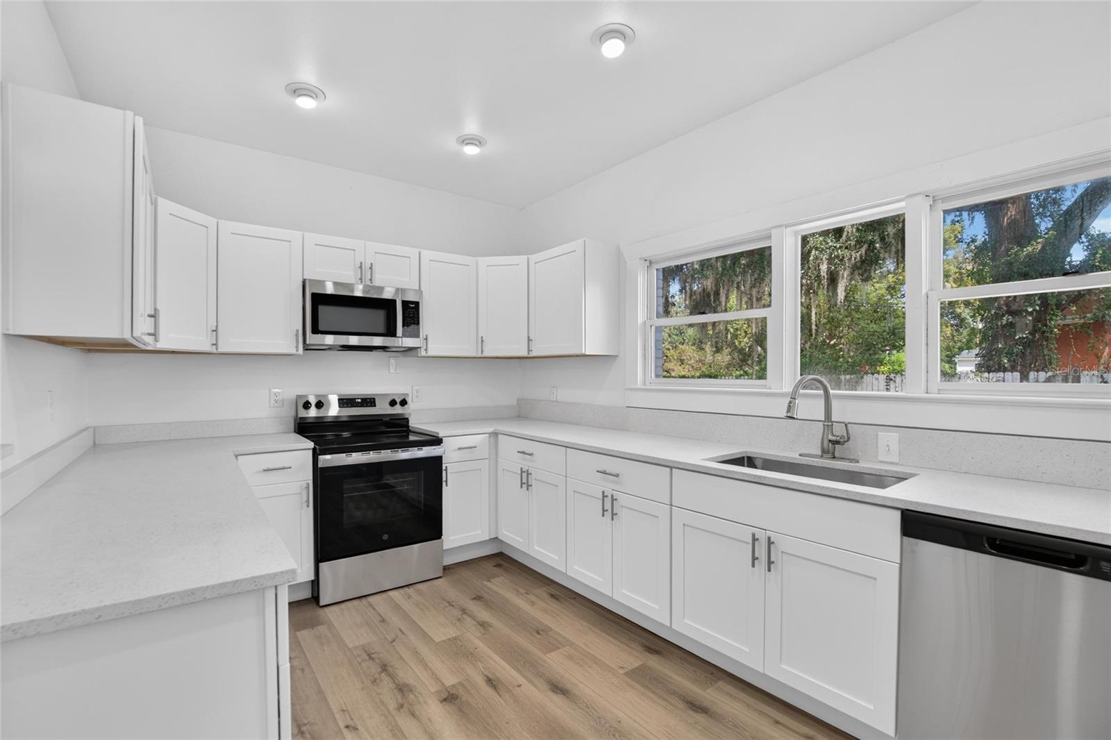 408 W HERRING ST — photo 26
