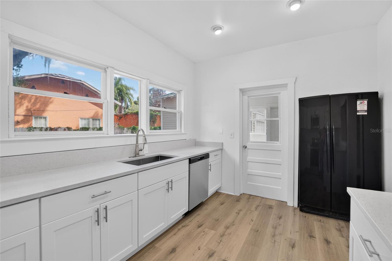 408 W HERRING ST — photo 28