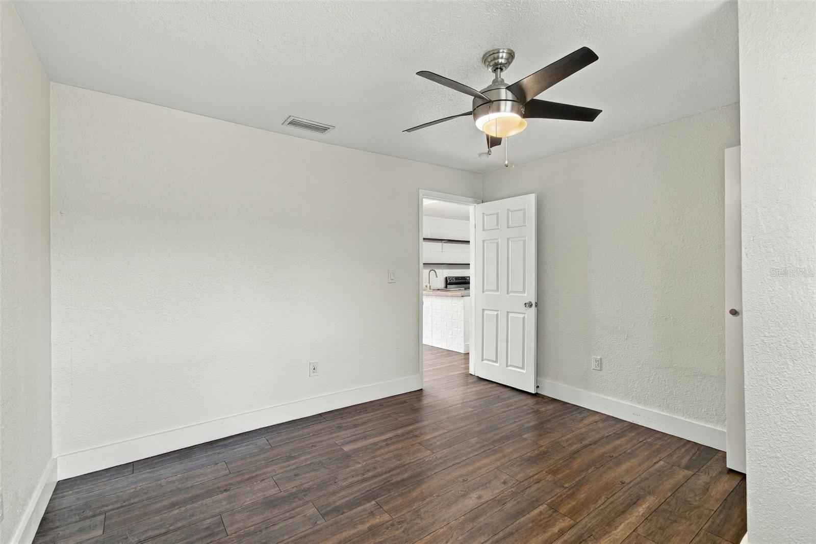 1611 E GENESEE ST — photo 26