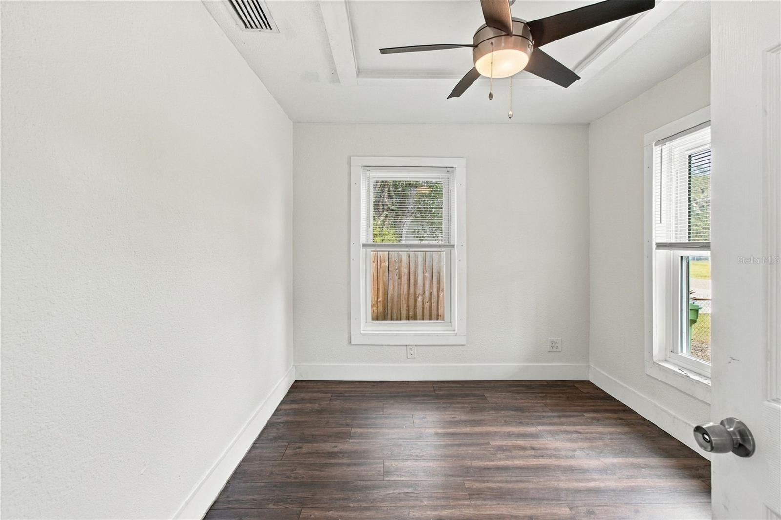 1611 E GENESEE ST — photo 23