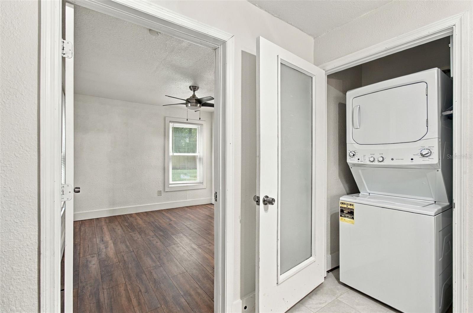 1611 E GENESEE ST — photo 32