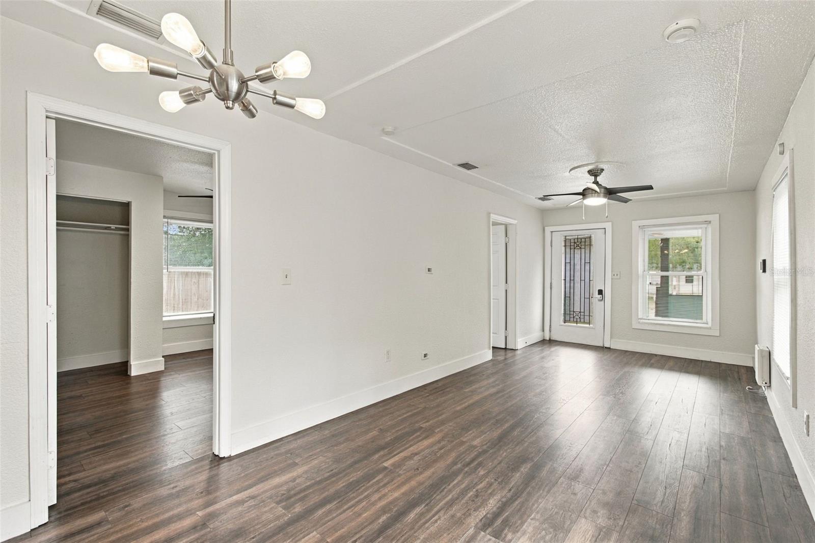 1611 E GENESEE ST — photo 22