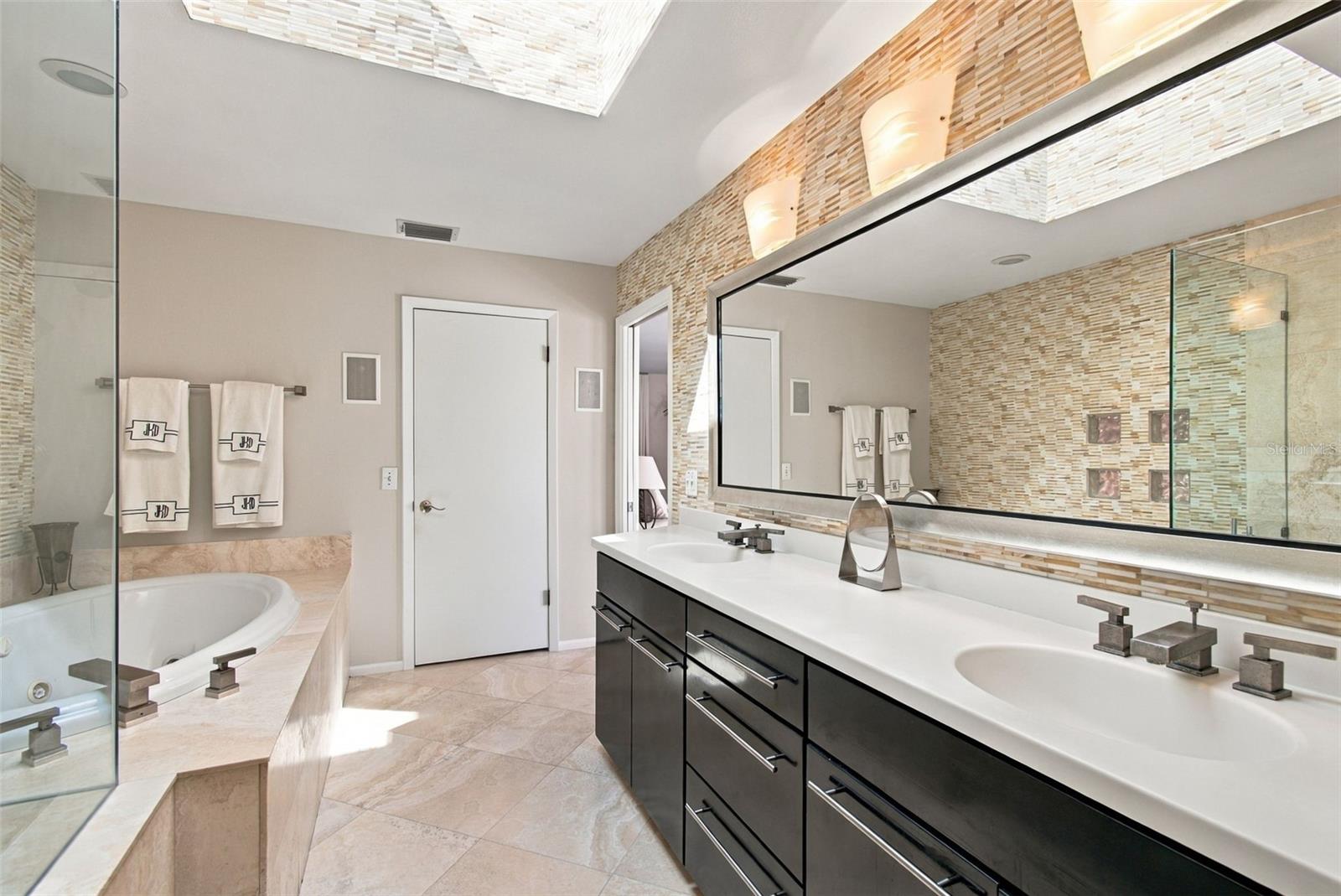 2718 W PRICE AVE — photo 33