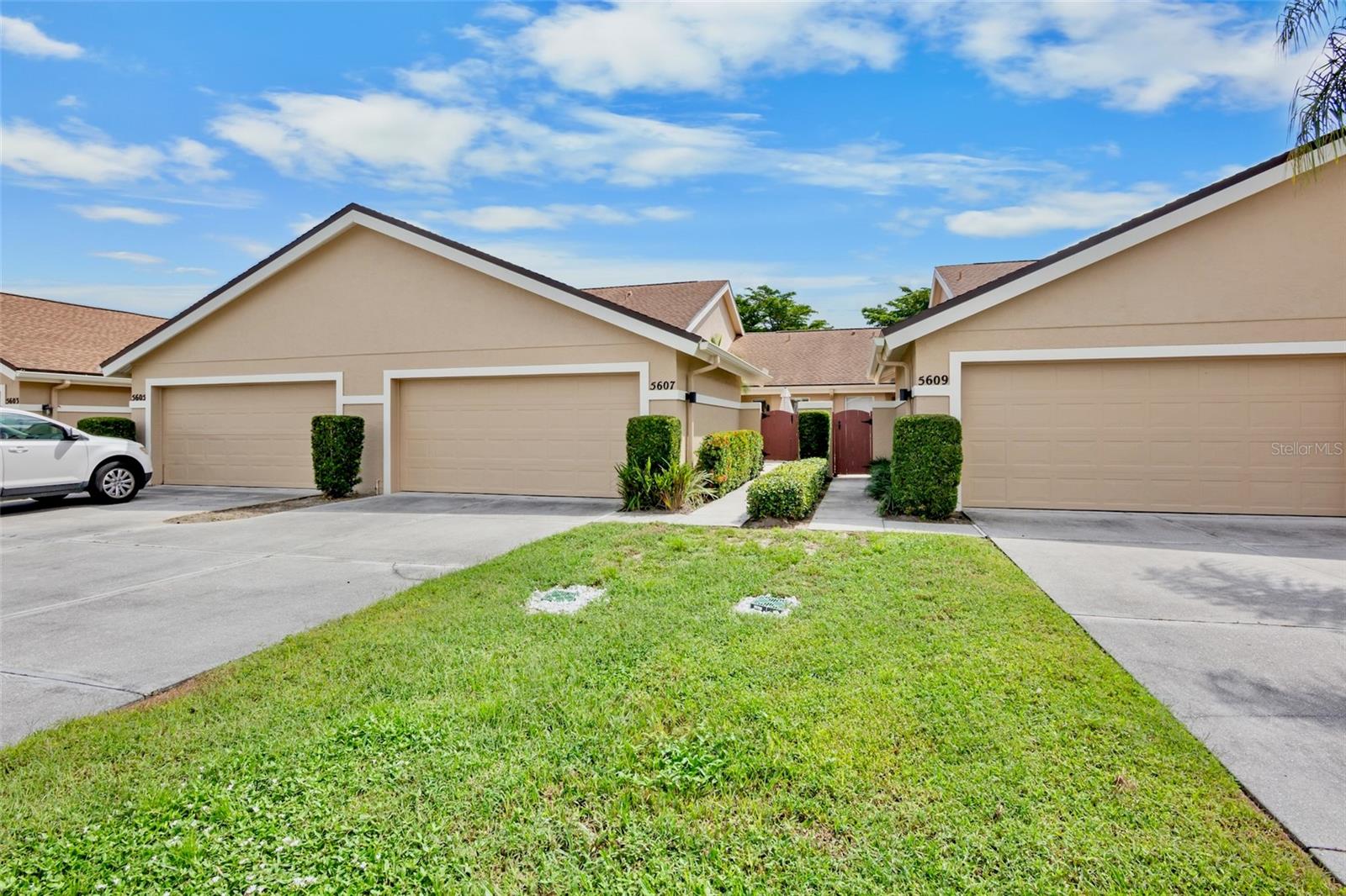 5607 MONTE ROSSO RD — photo 2
