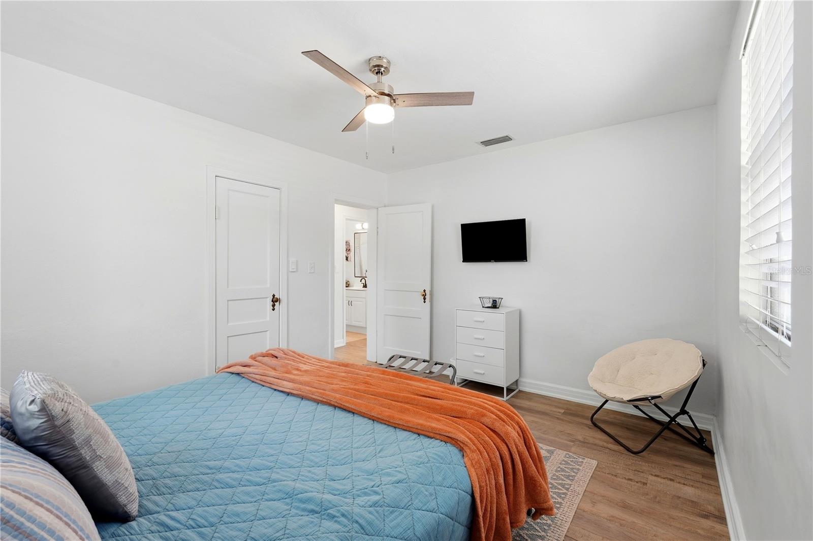 825 NW 19TH AVE — photo 16