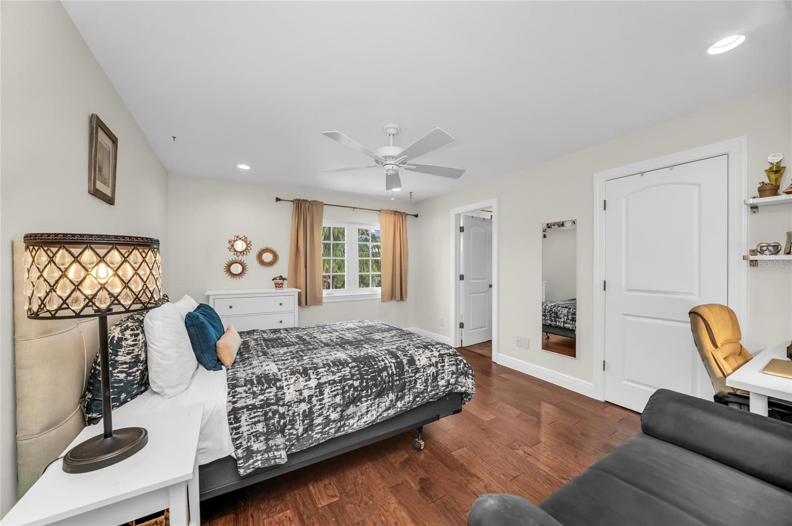 301 PONCE DE LEON AVE — photo 31