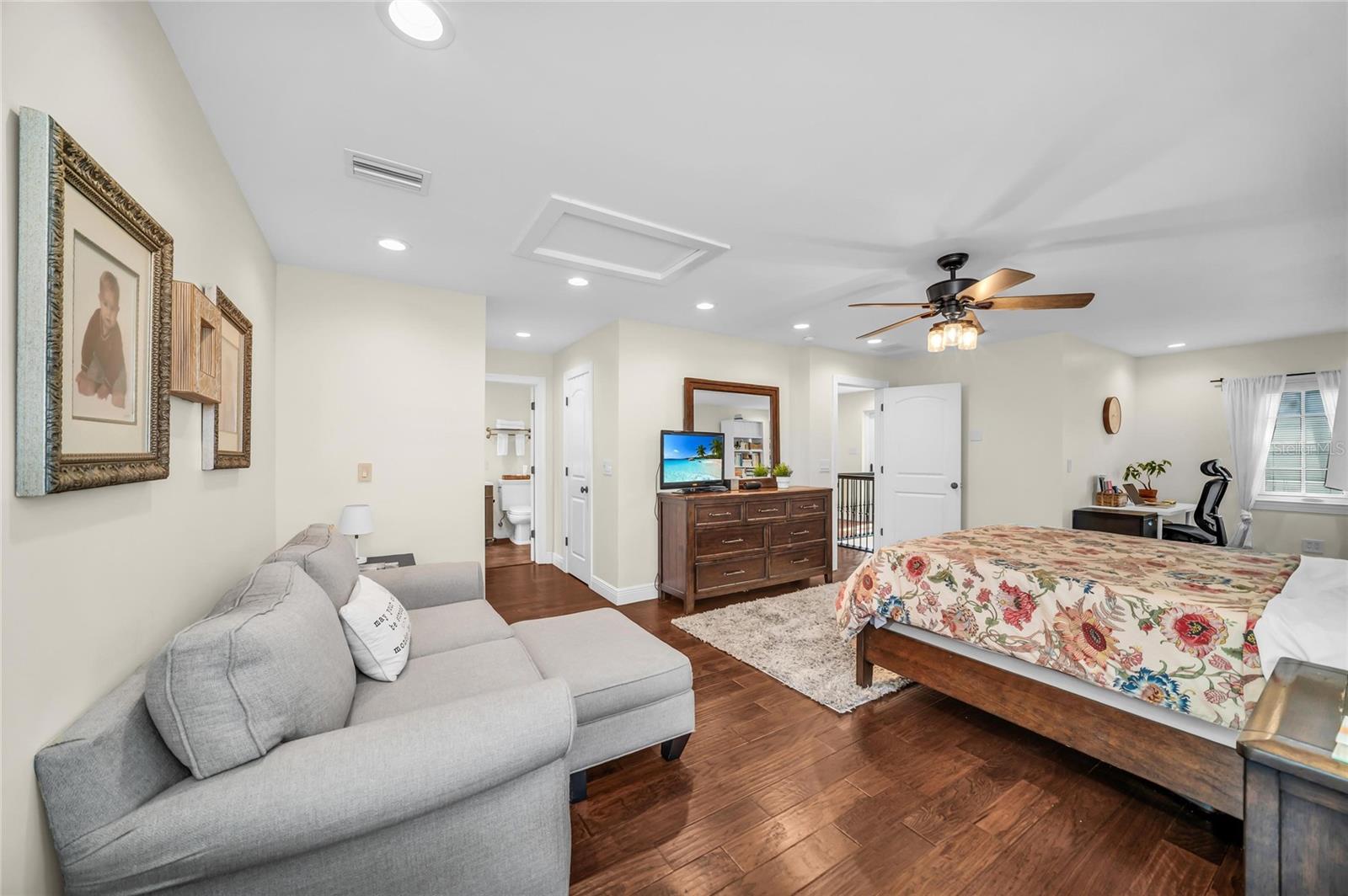 301 PONCE DE LEON AVE — photo 24