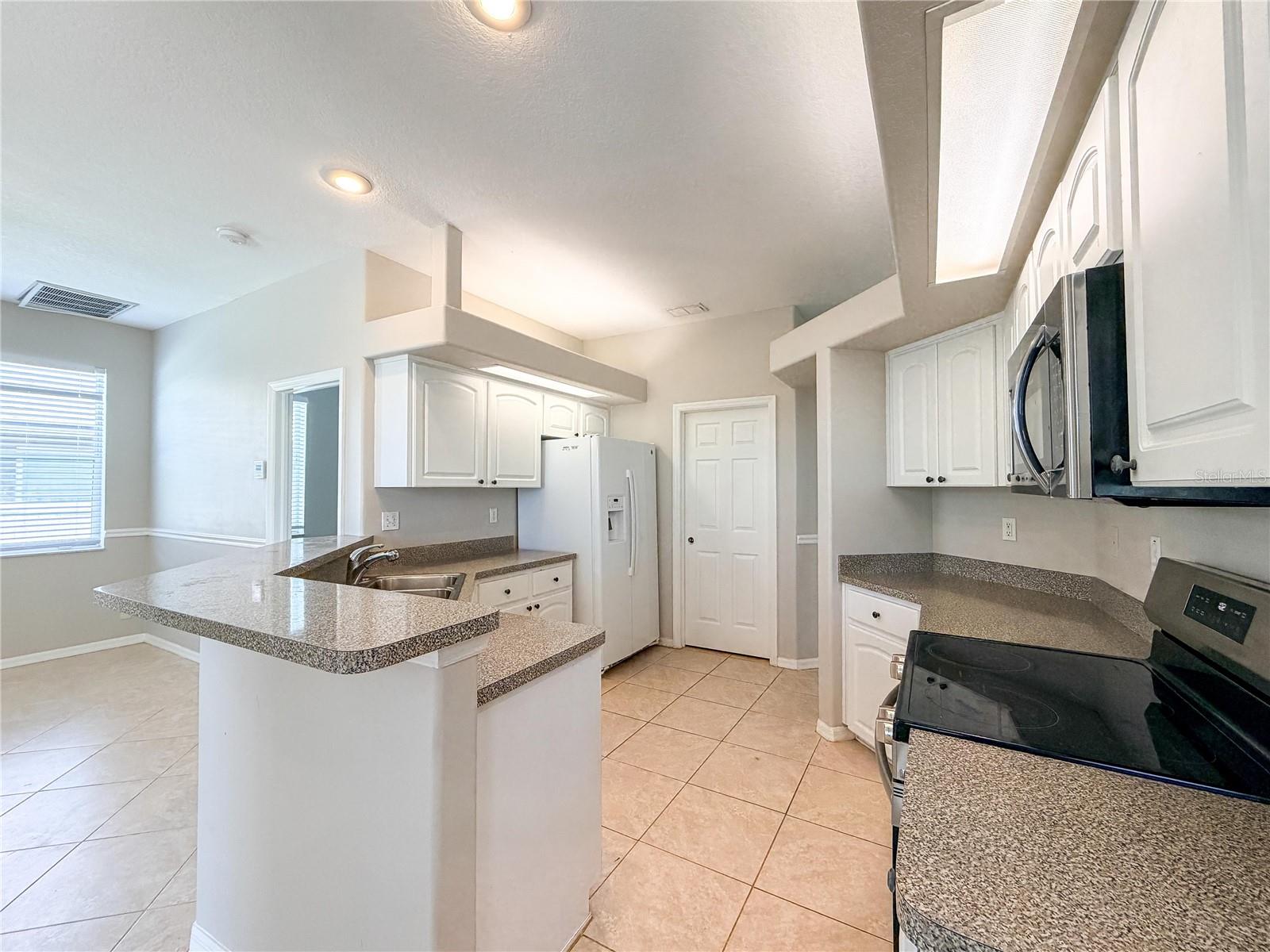 8604 FENHOLLOWAY CT — photo 18