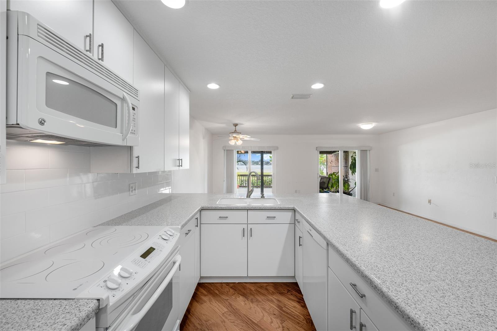 716 S BREVARD AVE — photo 17
