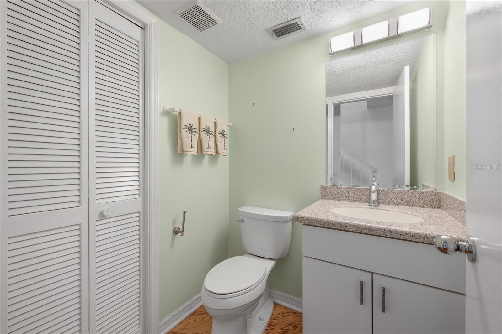 716 S BREVARD AVE — photo 21