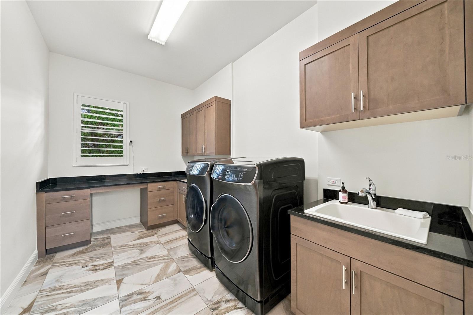 764 CROSSWIND AVE — photo 25