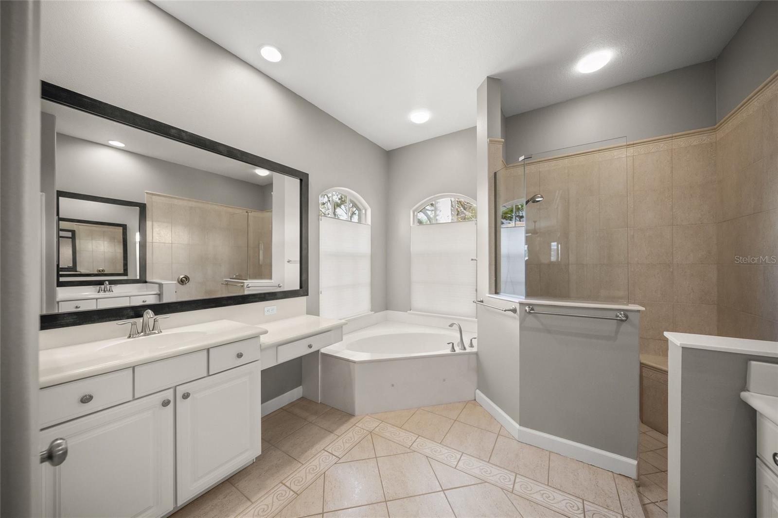 9075 MISTY CREEK DR — photo 26