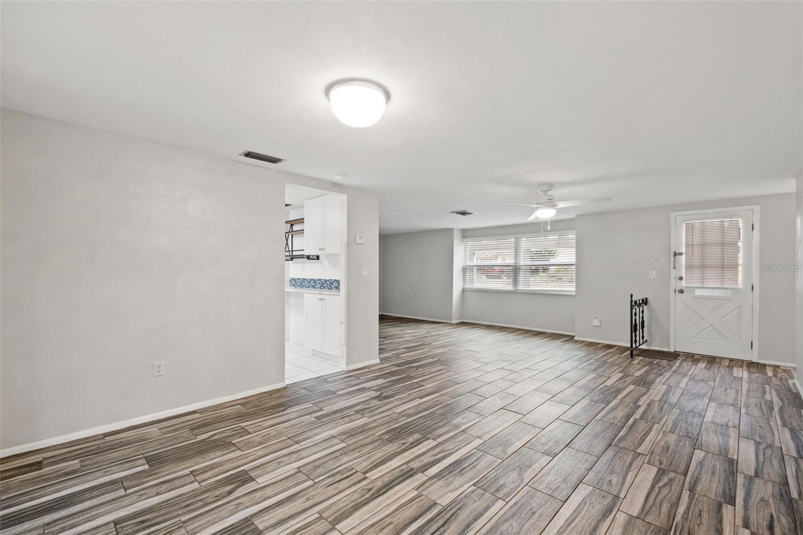 8024 BEAVER CREEK LOOP — photo 9