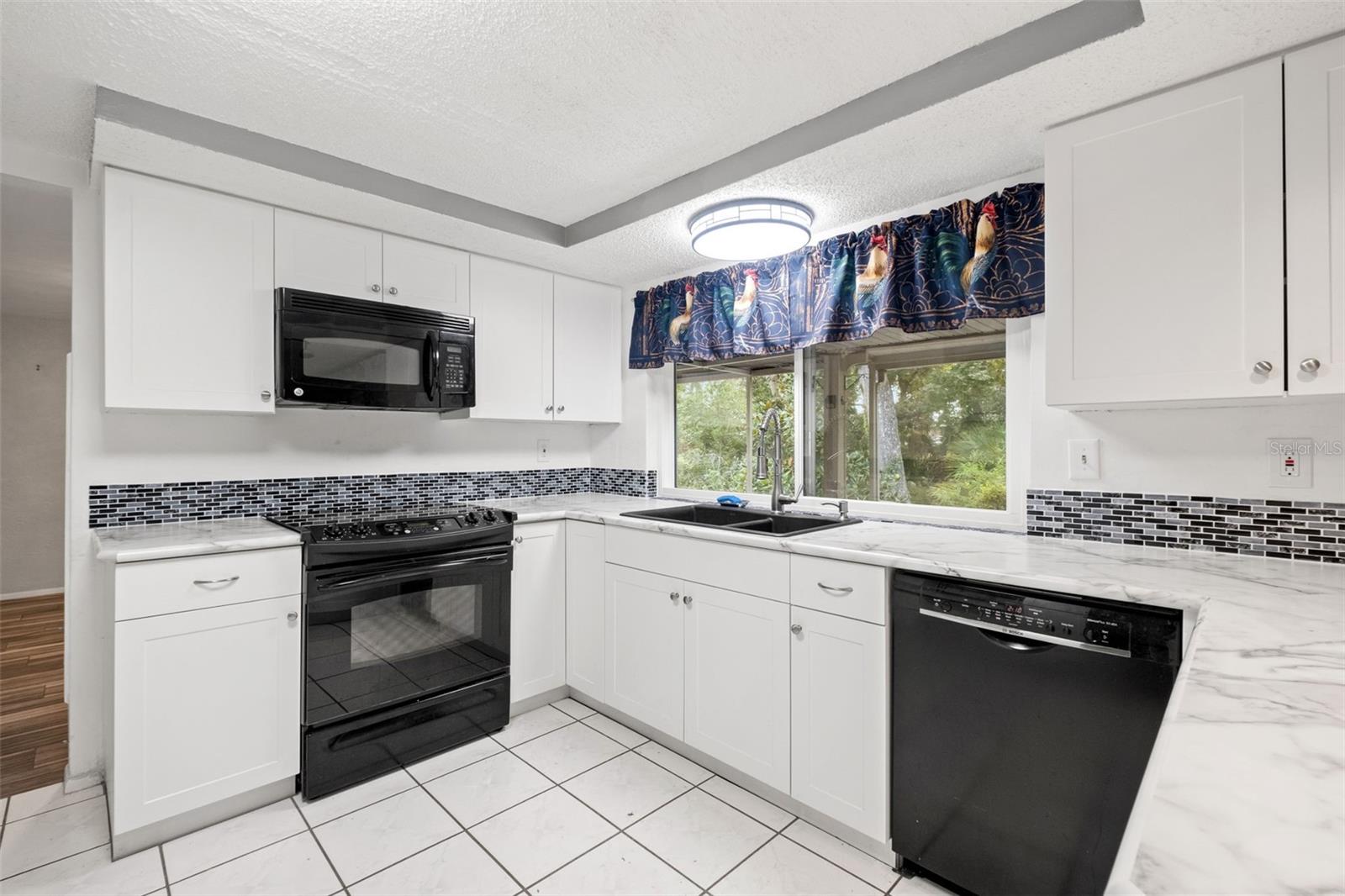 8024 BEAVER CREEK LOOP — photo 17