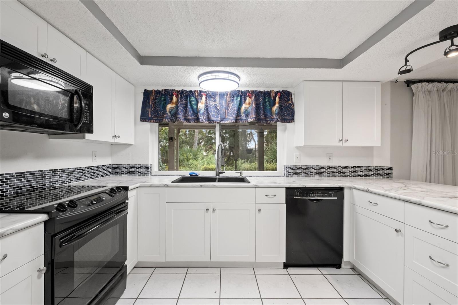 8024 BEAVER CREEK LOOP — photo 16