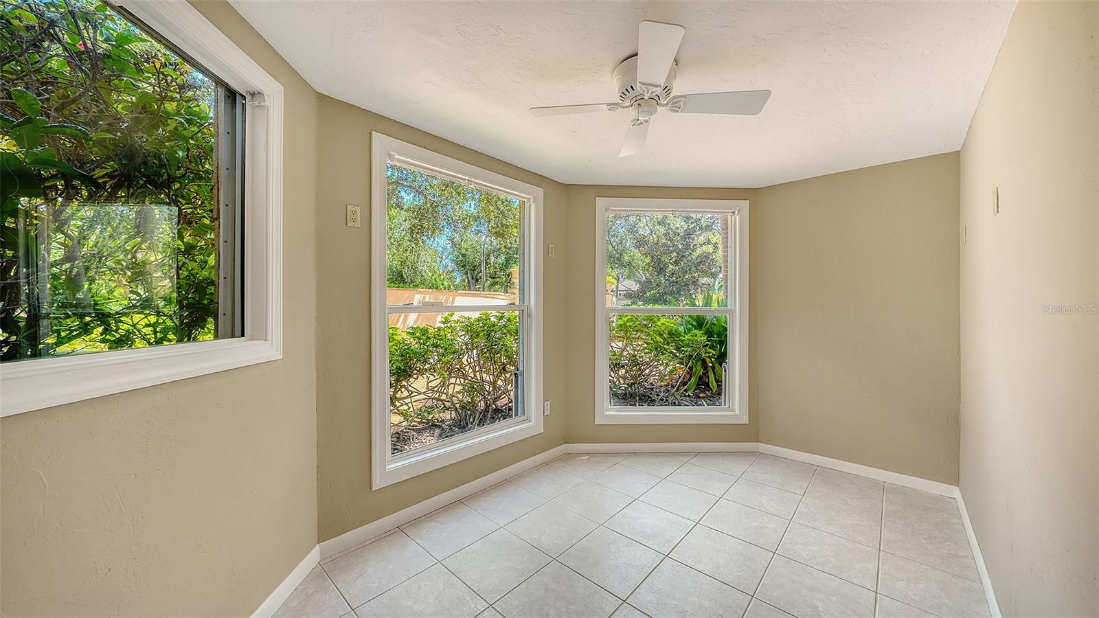 168 COASTAL HAMMOCK CT — photo 34