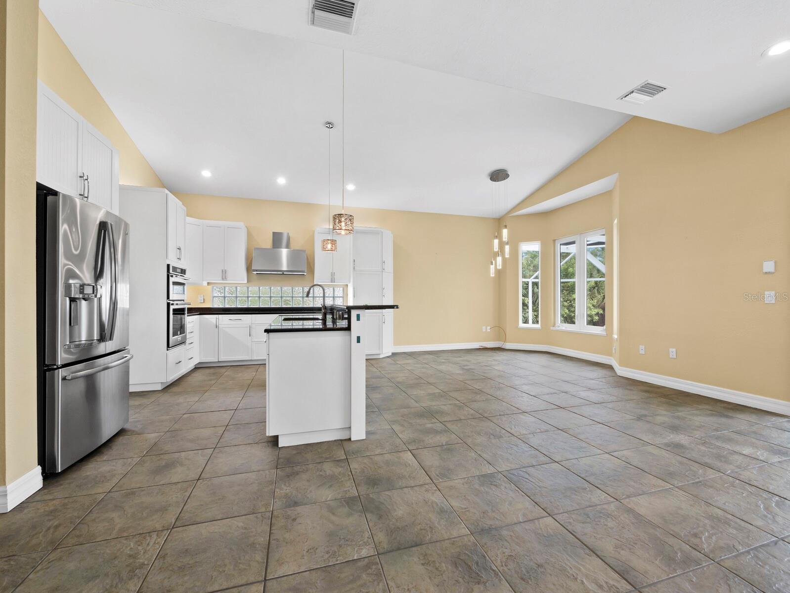 182 ISLAND CIR — photo 9