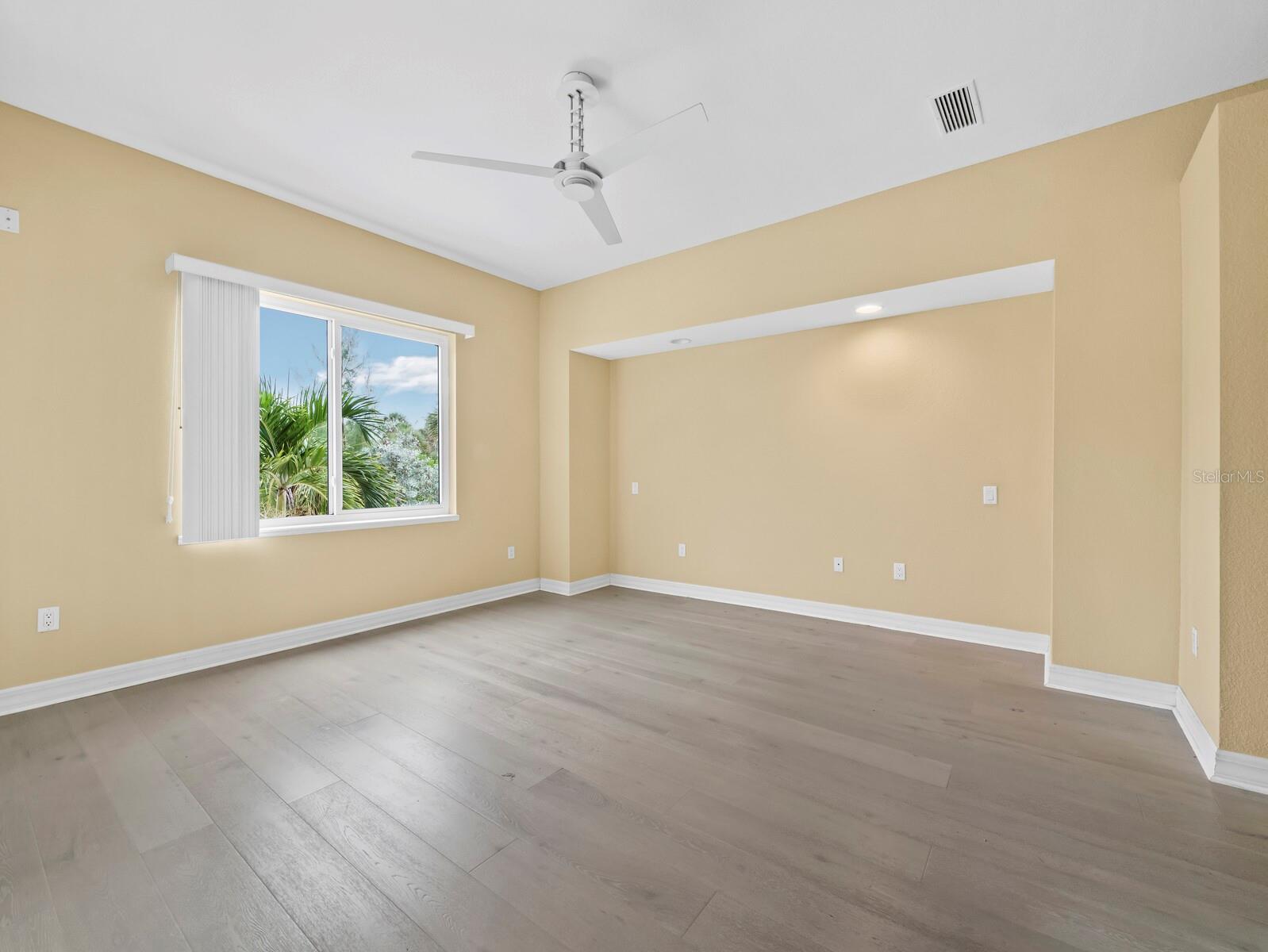 182 ISLAND CIR — photo 18