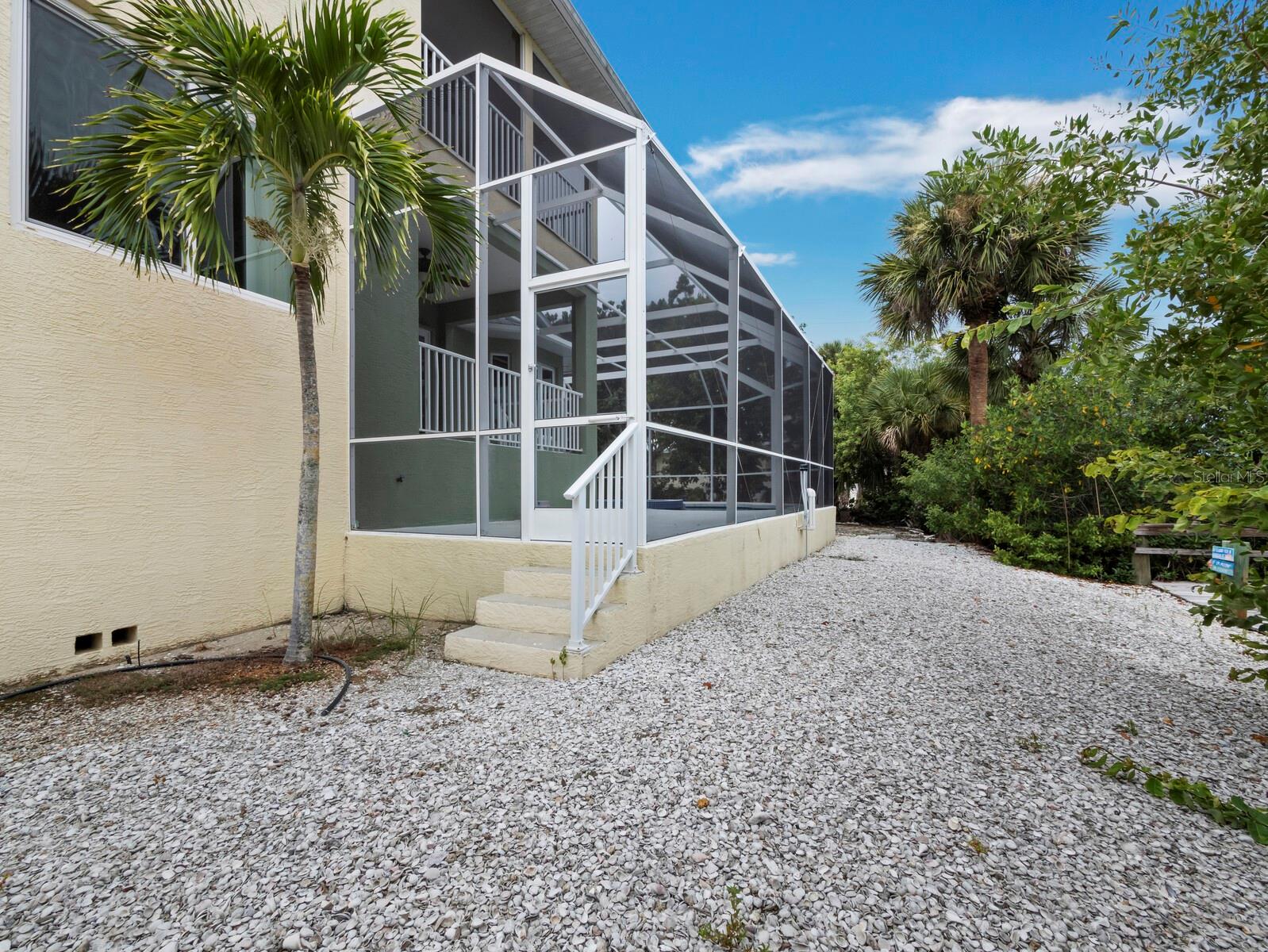 182 ISLAND CIR — photo 37