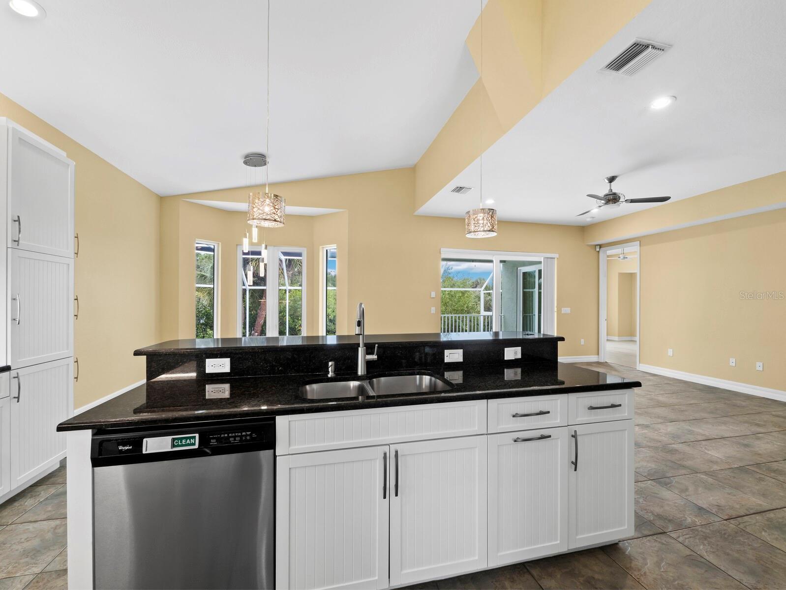 182 ISLAND CIR — photo 15
