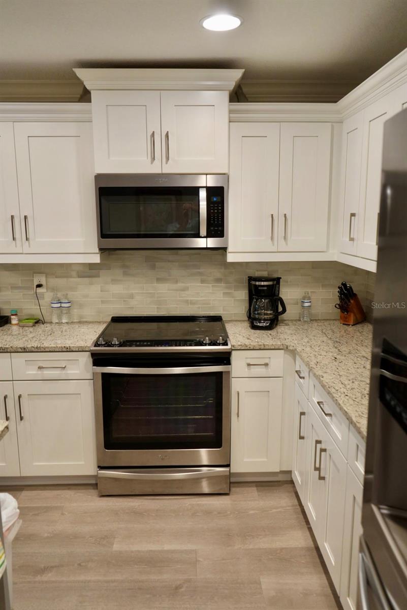5168 GREENHOUSE AVE — photo 16