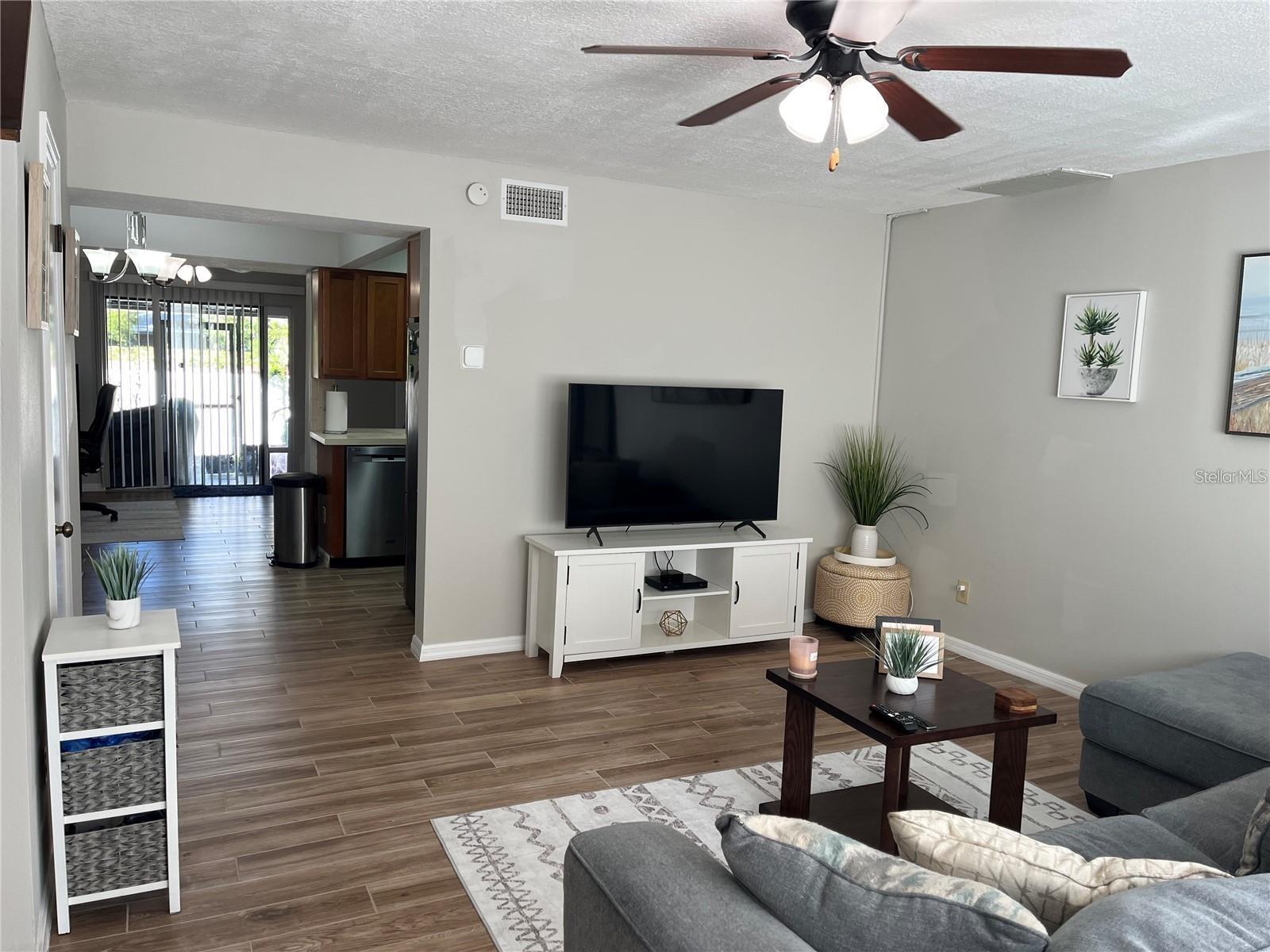 4114 WOODLARK DR — photo 2