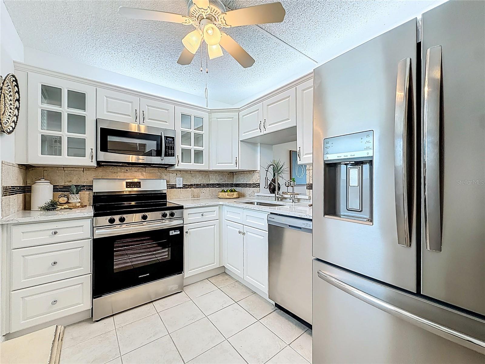 7425 BAY ISLAND DR S #105 — photo 5