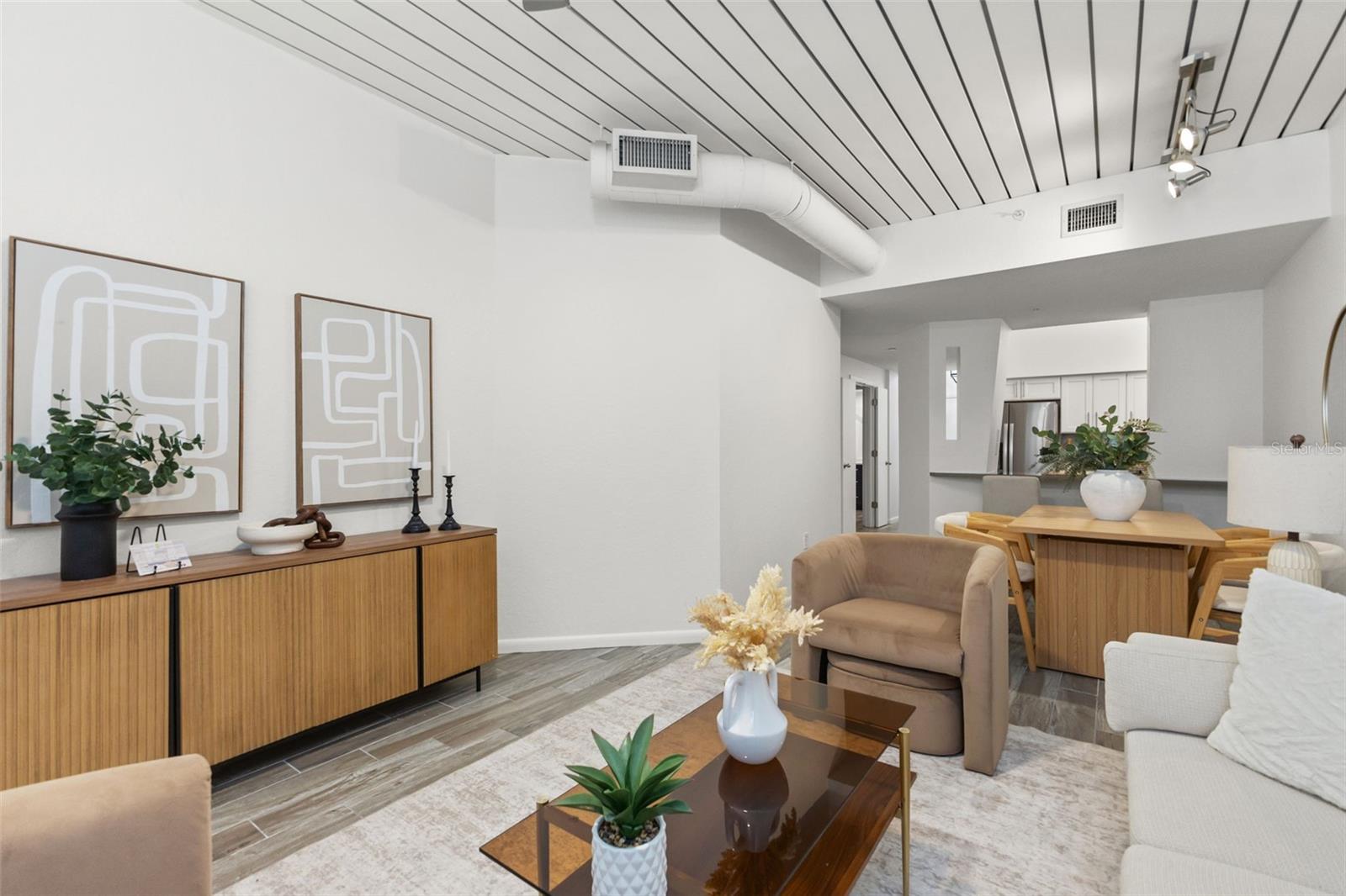 2411 W HORATIO ST #519 — photo 7