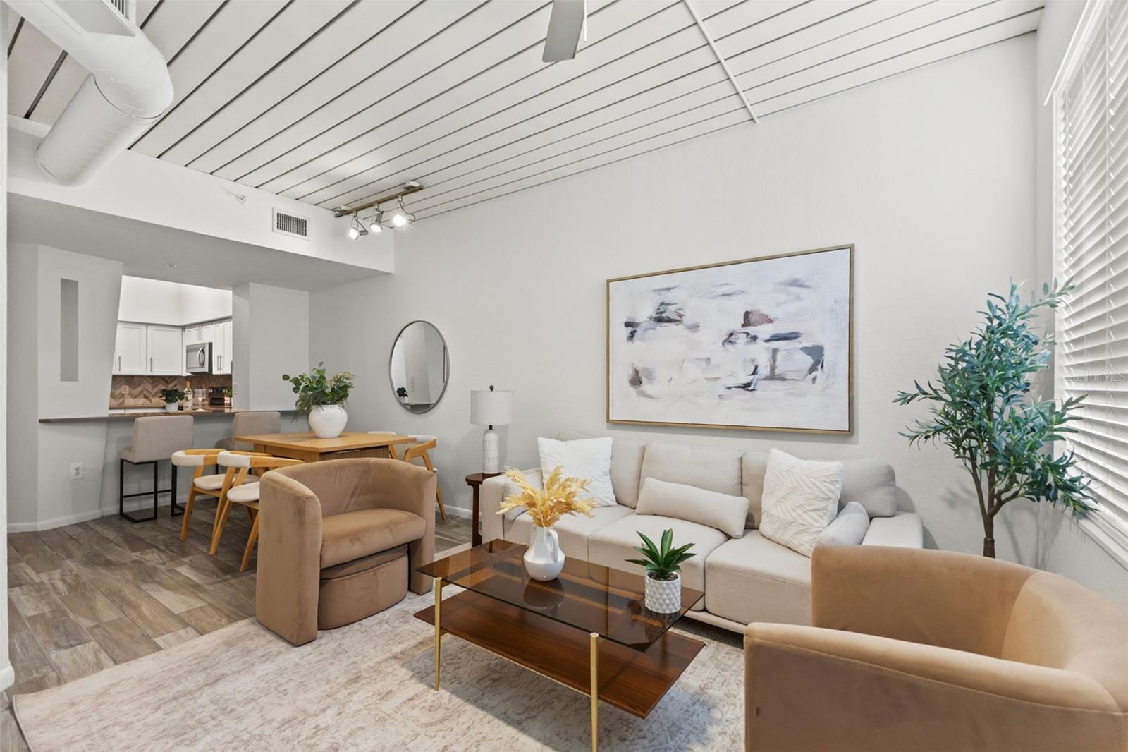 2411 W HORATIO ST #519 — photo 3