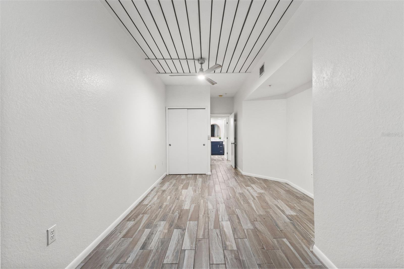 2411 W HORATIO ST #519 — photo 18