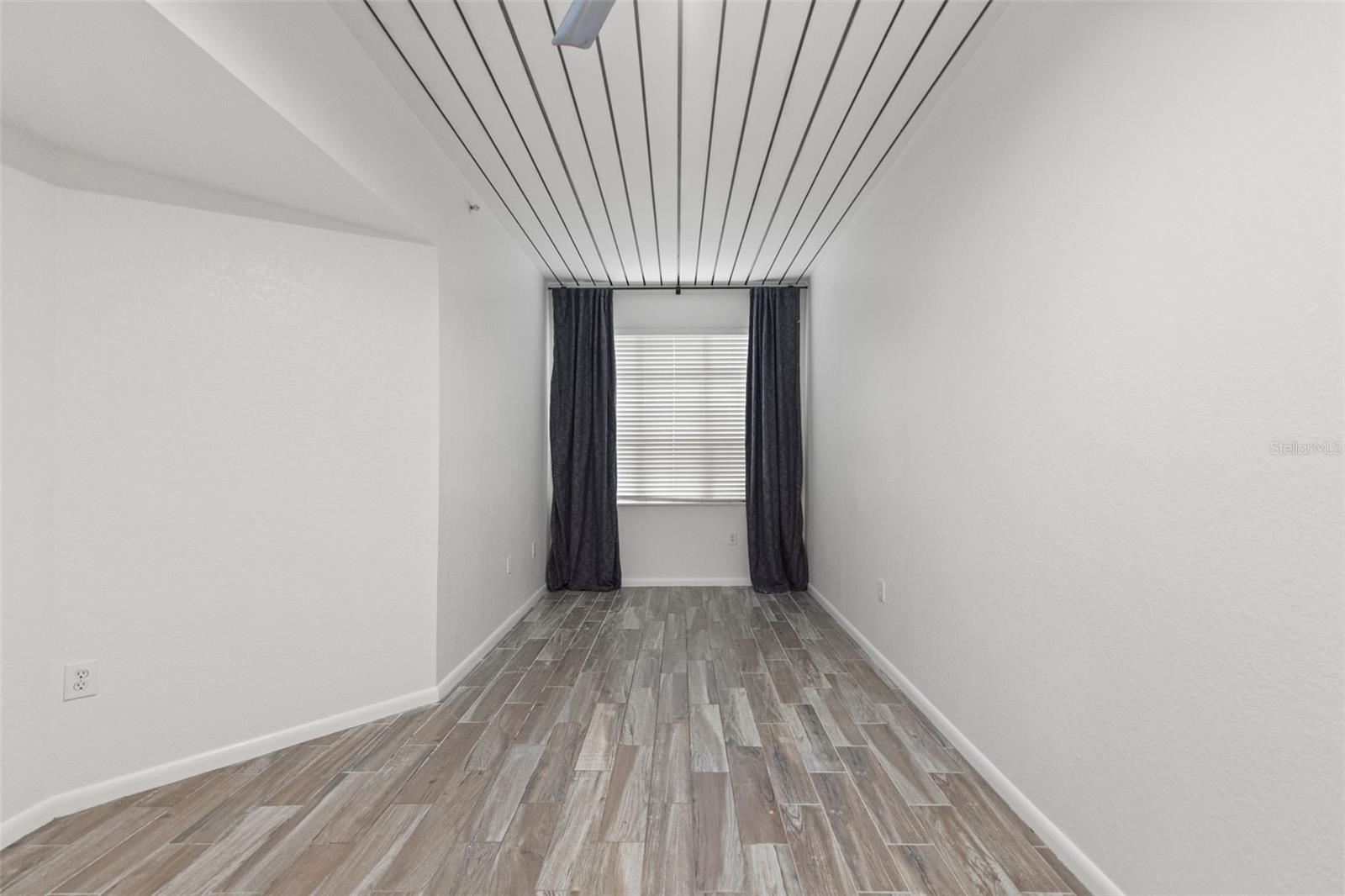 2411 W HORATIO ST #519 — photo 19