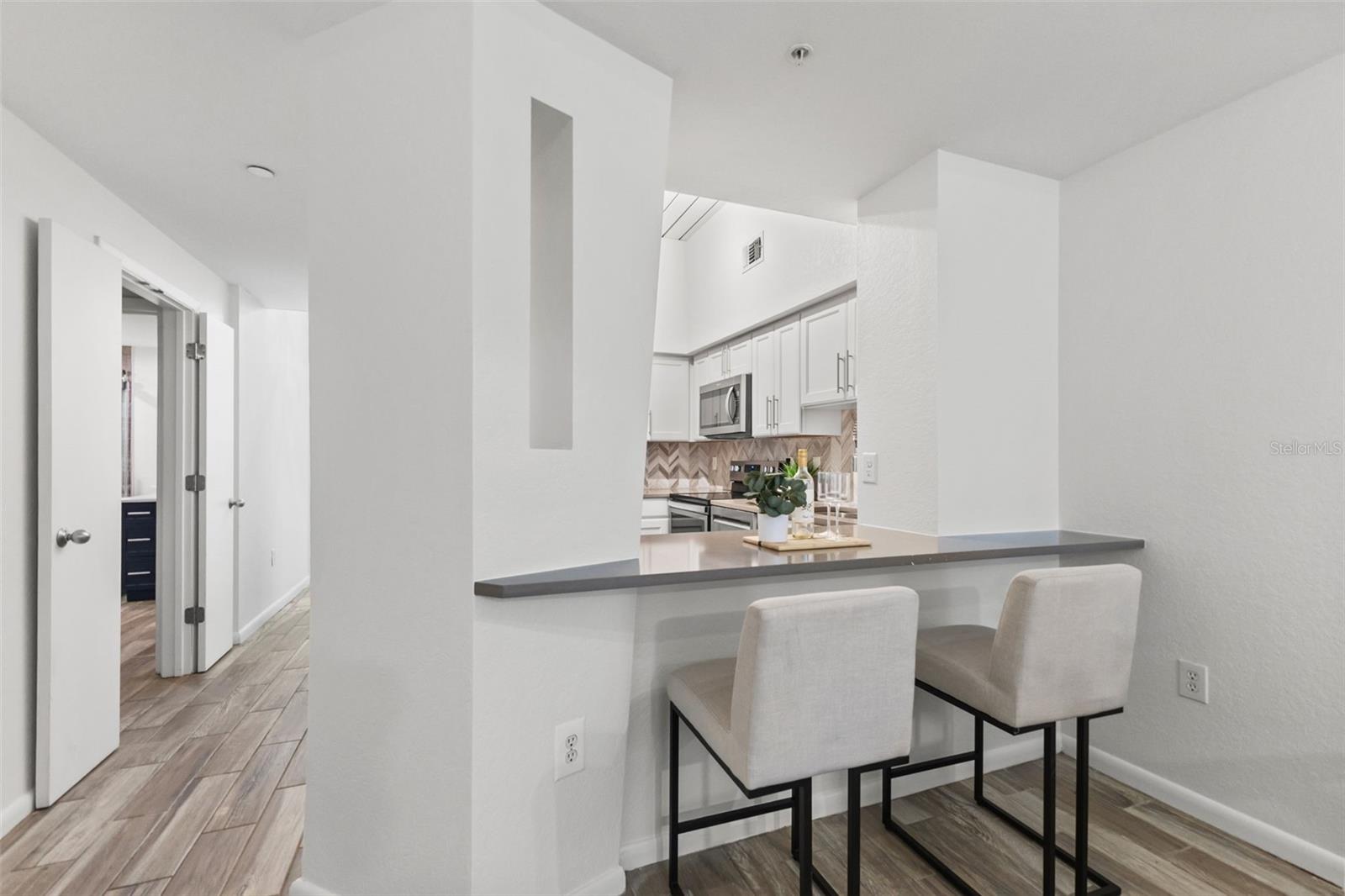 2411 W HORATIO ST #519 — photo 16
