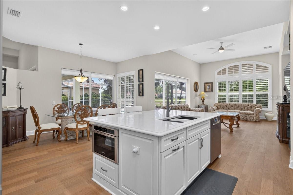 9101 WOODRIDGE RUN DR — photo 14