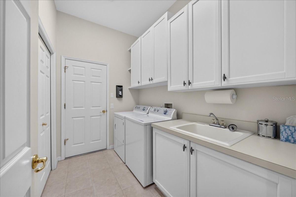 9101 WOODRIDGE RUN DR — photo 32