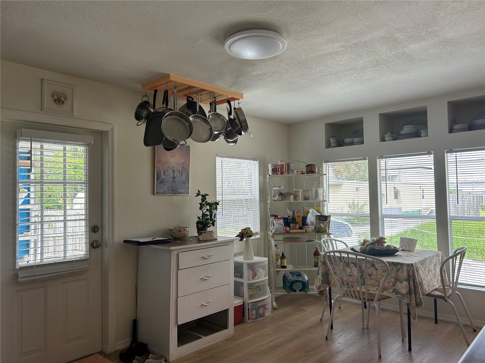 6437 WESTSIDE DR — photo 4