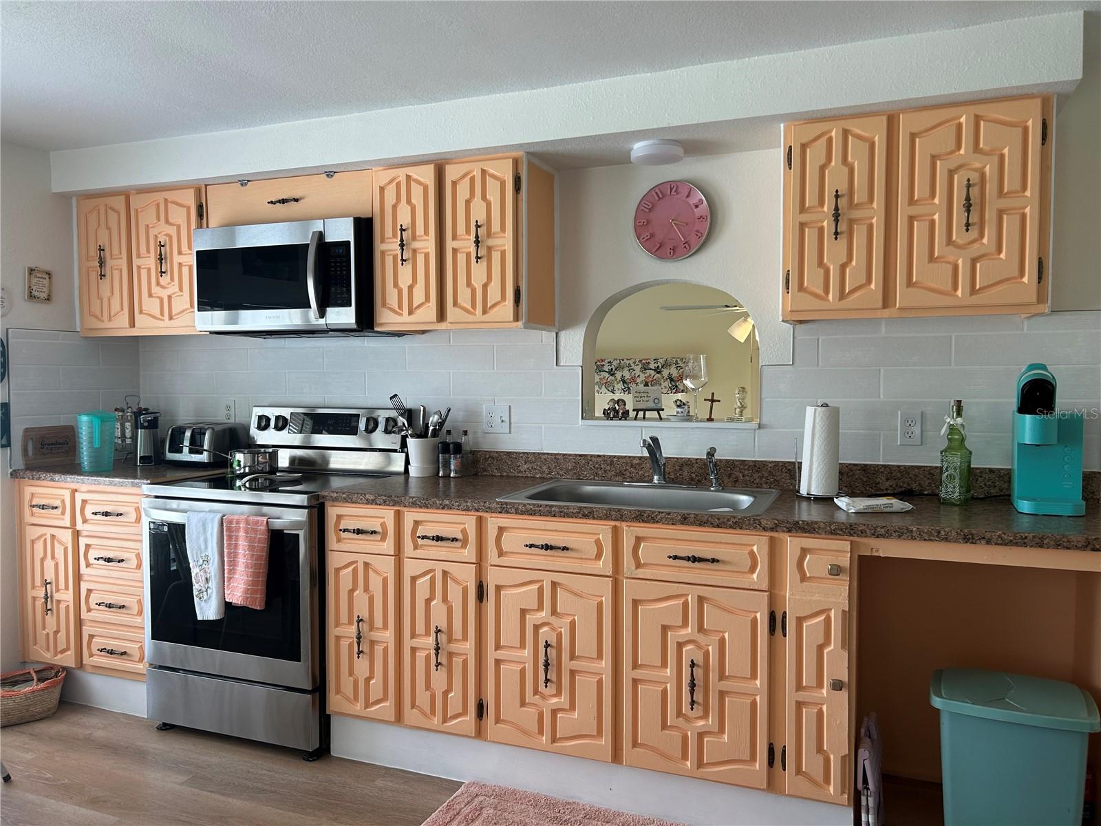 6437 WESTSIDE DR — photo 2