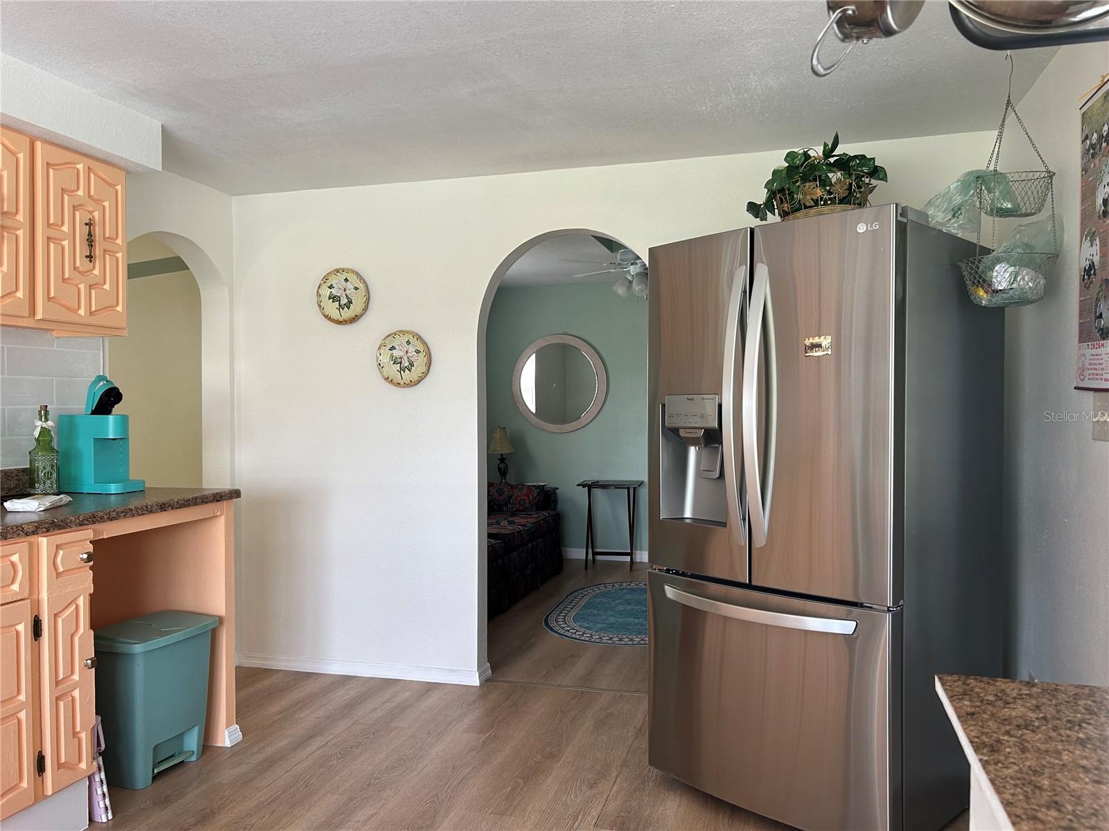 6437 WESTSIDE DR — photo 3