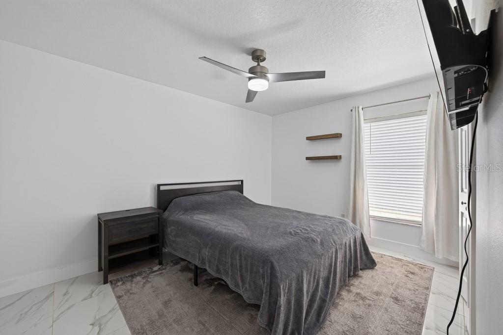 1802 WAKEFIELD DR — photo 41