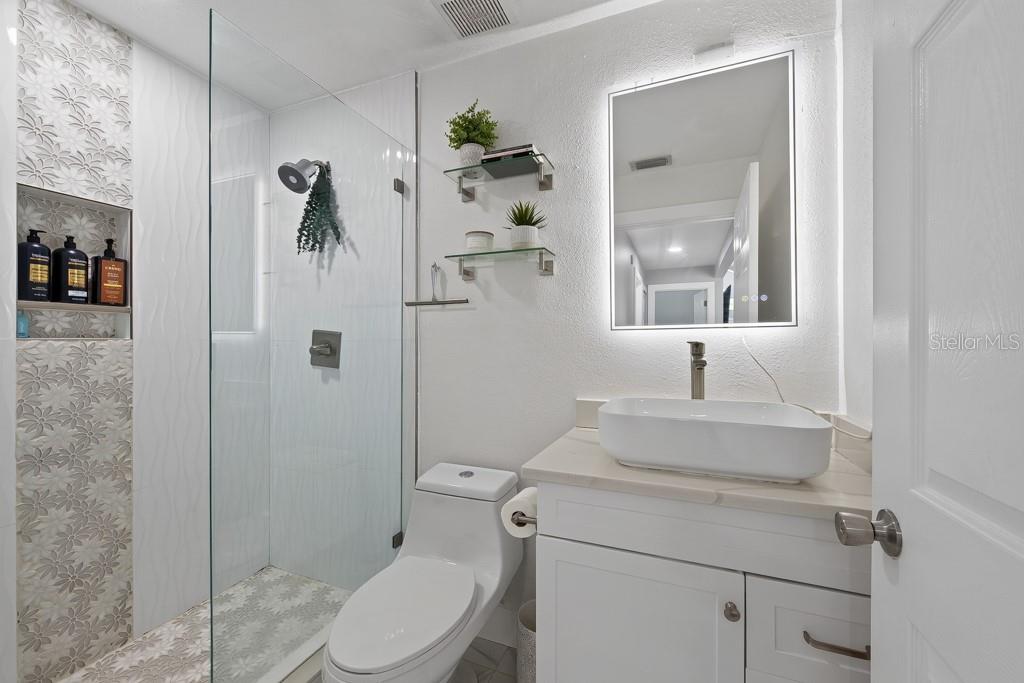1802 WAKEFIELD DR — photo 47