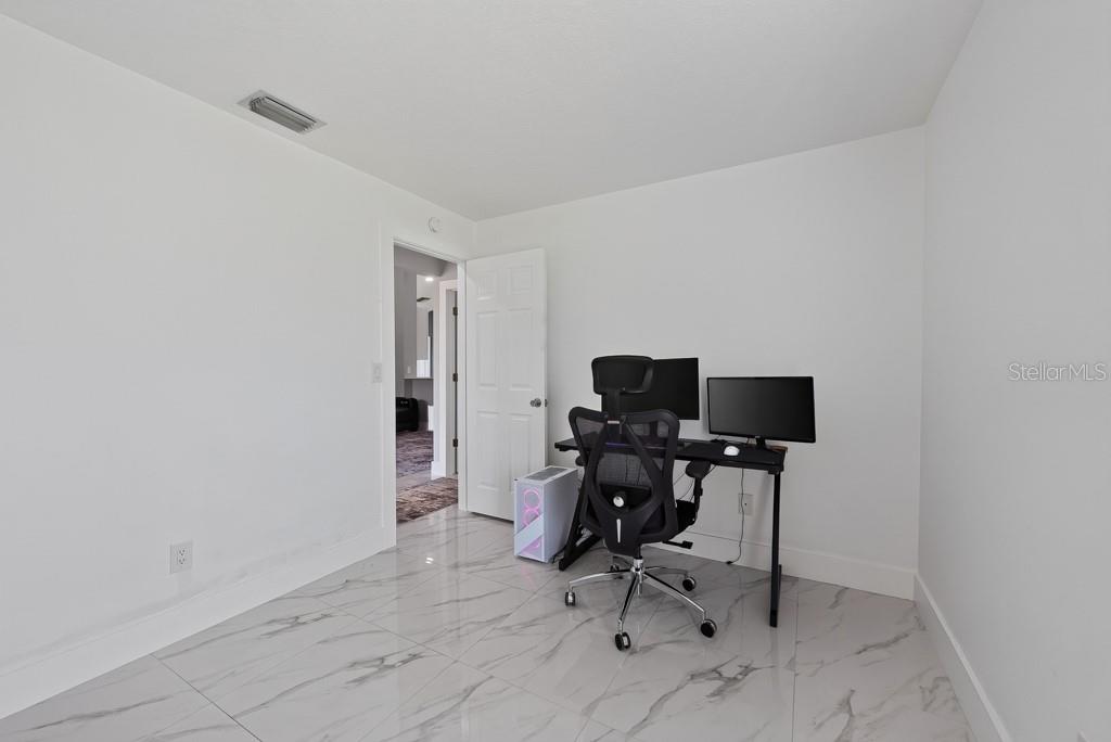 1802 WAKEFIELD DR — photo 46