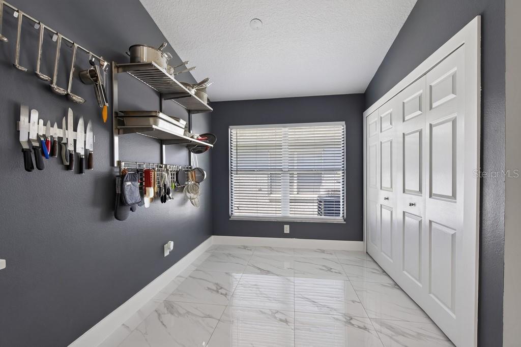 1802 WAKEFIELD DR — photo 32
