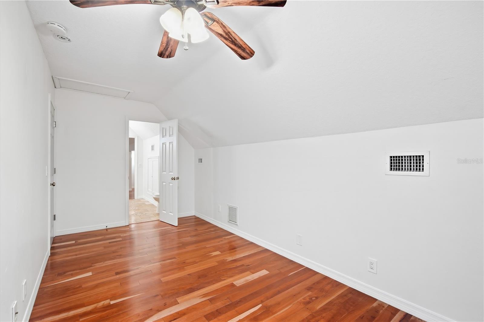 2117 W PALMETTO ST — photo 15