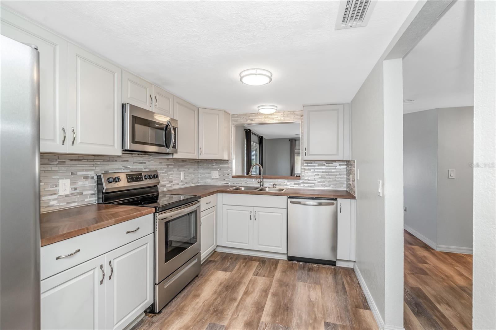 6308 NEWTOWN CIR #8C1 — photo 5
