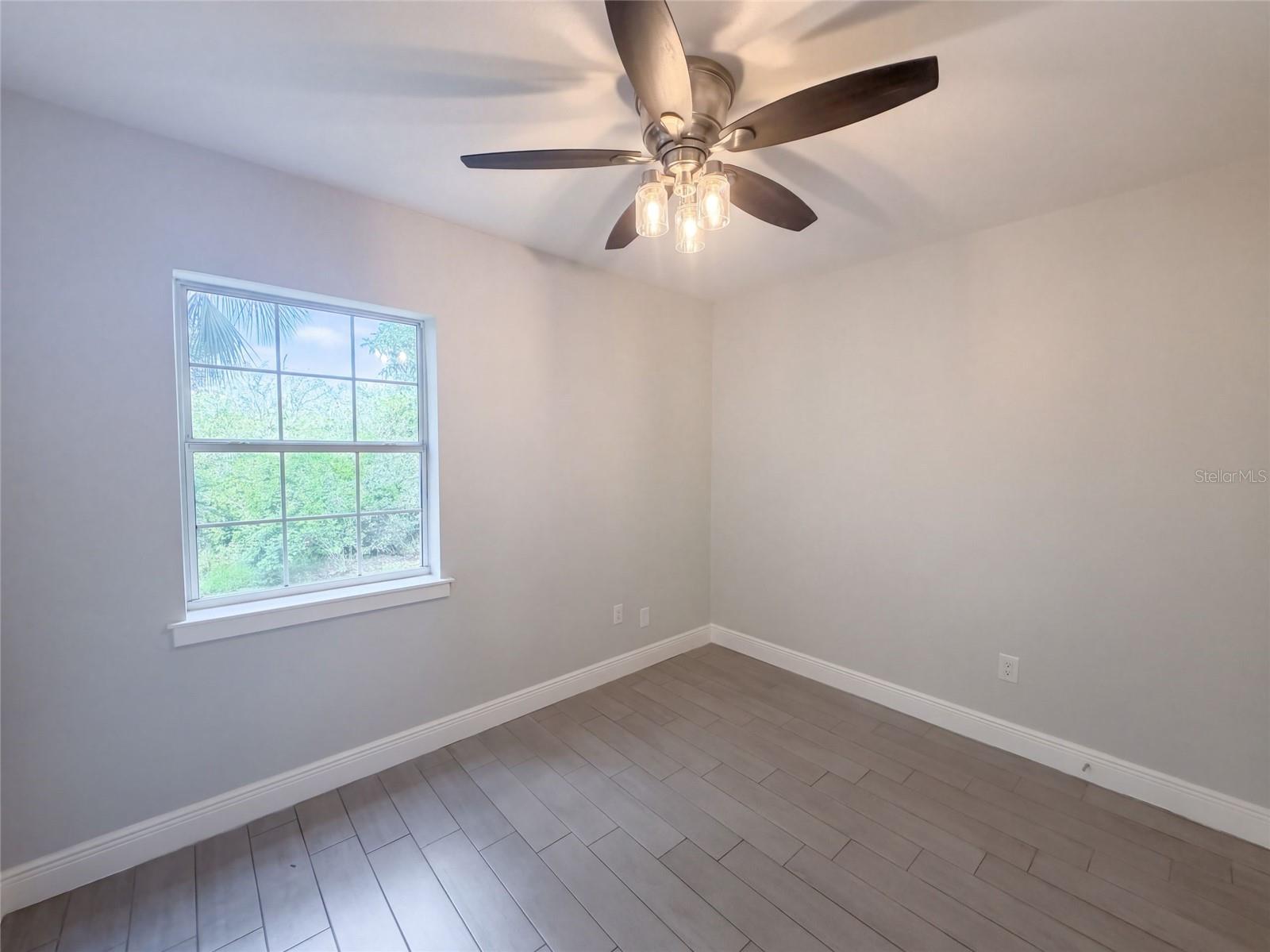 1610 STEVENSONS DR — photo 9